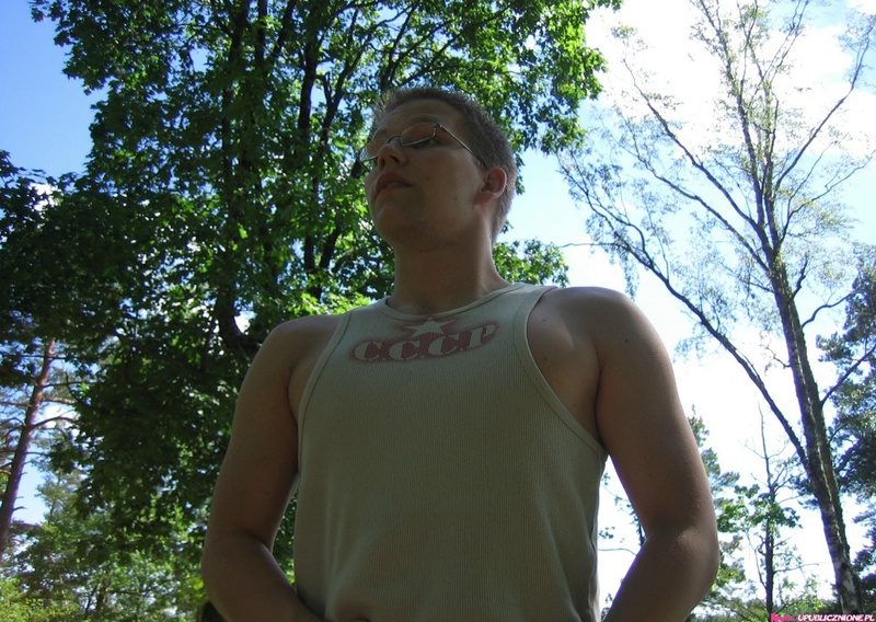 Похотливый парень уговорил спутницу сделать минет 3 фотография Похотливый парень уговорил спутницу сделать минет 3 фотография