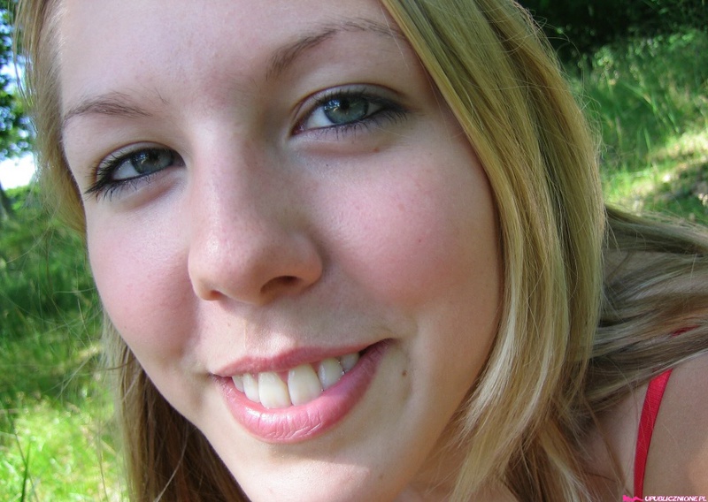 Похотливый парень уговорил спутницу сделать минет 2 фотография Похотливый парень уговорил спутницу сделать минет 2 фотография