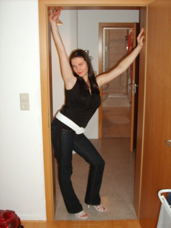 Грудастая давалка отсосала перед поркой 3 фотография Грудастая давалка отсосала перед поркой 3 фотография