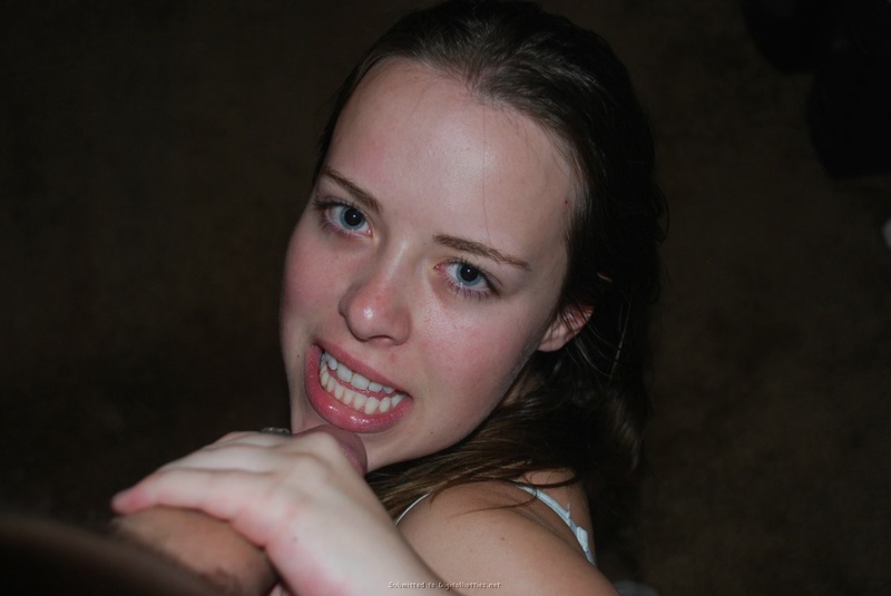 Молодуха в белом бюстгальтере сделала приятелю минет 23 фотография Молодуха в белом бюстгальтере сделала приятелю минет 23 фотография