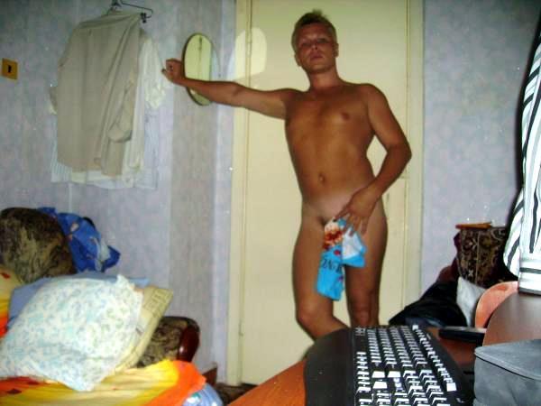 Сосет маленький пенис любовника 6 фотография Сосет маленький пенис любовника 6 фотография