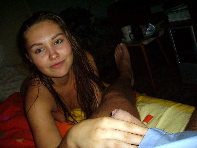 Сосет маленький пенис любовника 18 фотография Сосет маленький пенис любовника 18 фотография