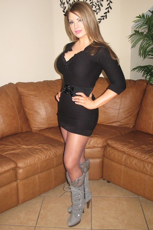 Пышногрудая искусница блистает своей пилоткой 3 фотография Пышногрудая искусница блистает своей пилоткой 3 фотография