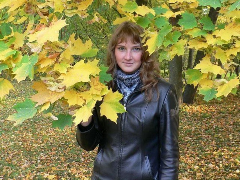 Сучка любит покрутить голой жопой перед мужиком 2 фотография Сучка любит покрутить голой жопой перед мужиком 2 фотография