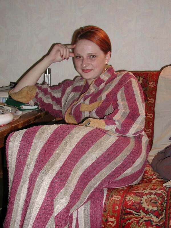 Рыжая давалка в обнаженном виде отдыхает на кровати 1 фотография Рыжая давалка в обнаженном виде отдыхает на кровати 1 фотография