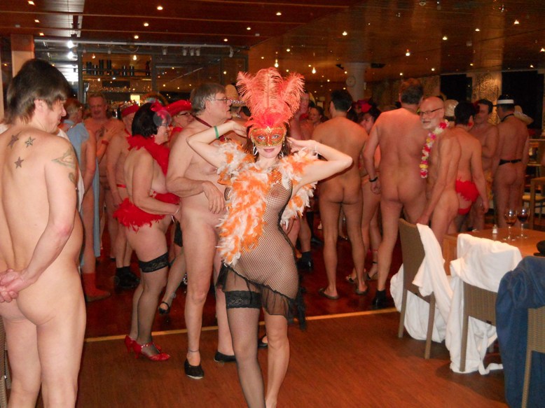 Влюбленная парочка отдыхает в частном пансионате 13 фотография Влюбленная парочка отдыхает в частном пансионате 13 фотография