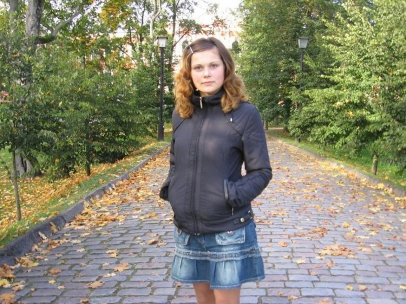 Стеснительная студентка обнажила волосатую пилотку 1 фотография Стеснительная студентка обнажила волосатую пилотку 1 фотография