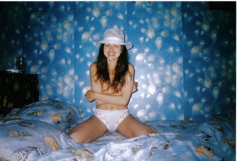 Старые снимки сексуальной девки занимающейся сексом с партнером 7 фотография Старые снимки сексуальной девки занимающейся сексом с партнером 7 фотография