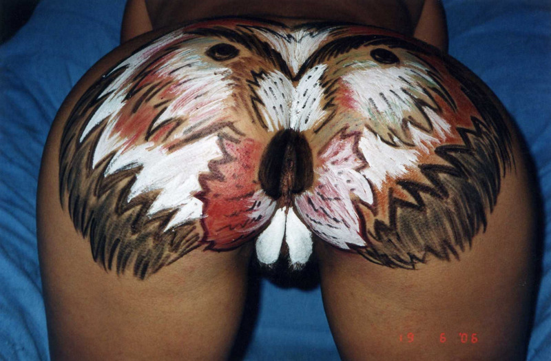 Шалунья разрисовала свою аппетитную киску 3 фотография Шалунья разрисовала свою аппетитную киску 3 фотография