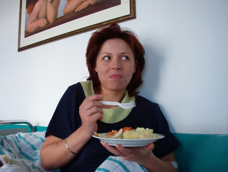 Замужняя дрянь показала вульву и получила кайф 1 фотография Замужняя дрянь показала вульву и получила кайф 1 фотография