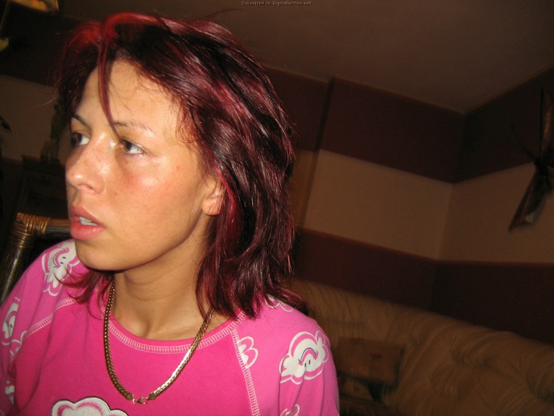 Замужняя дрянь показала вульву и получила кайф 5 фотография Замужняя дрянь показала вульву и получила кайф 5 фотография