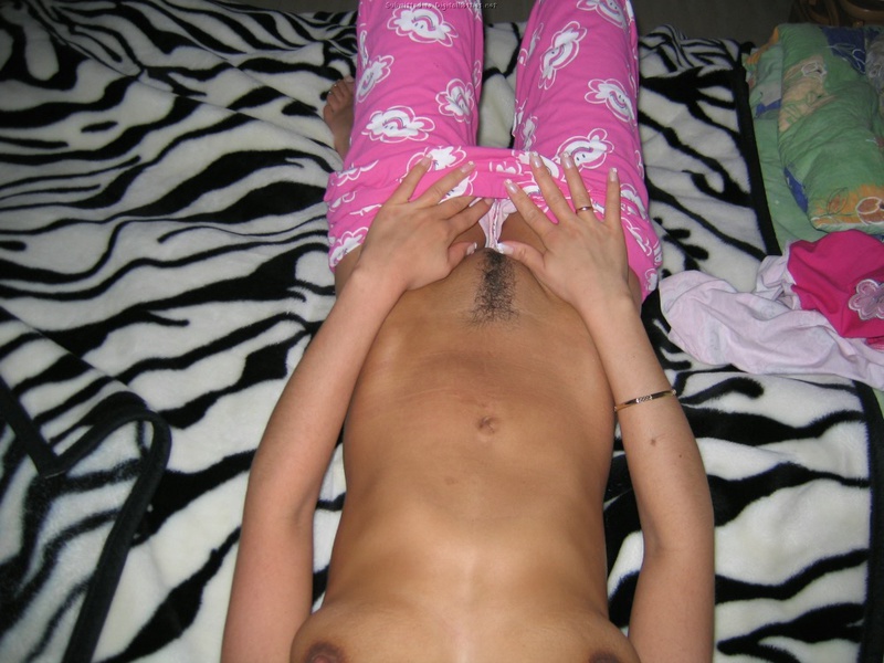 Замужняя дрянь показала вульву и получила кайф 16 фотография Замужняя дрянь показала вульву и получила кайф 16 фотография