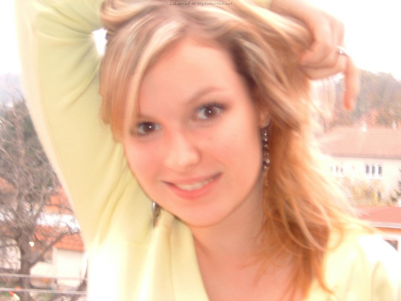 Грудастая дрянь подставляет аккуратную писю 7 фотография Грудастая дрянь подставляет аккуратную писю 7 фотография