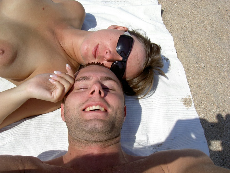 Грудастая стерва оголилась на морском побережье 25 фотография Грудастая стерва оголилась на морском побережье 25 фотография