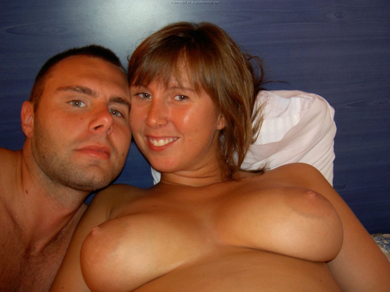 Грудастая стерва оголилась на морском побережье 17 фотография Грудастая стерва оголилась на морском побережье 17 фотография