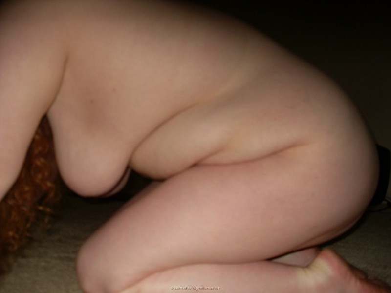 Рыжеволосая толстуха голышом делает минет 20 фотография Рыжеволосая толстуха голышом делает минет 20 фотография