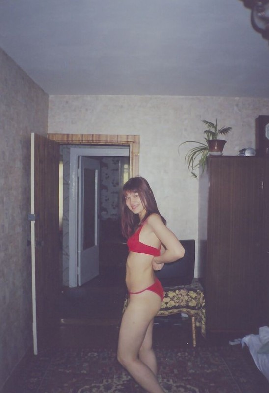 Хрупкая студентка развлекается в квартире 6 фотография Хрупкая студентка развлекается в квартире 6 фотография