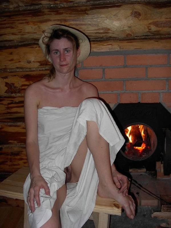 Худощавая мамзель сверкает сочной пилоткой 13 фотография Худощавая мамзель сверкает сочной пилоткой 13 фотография