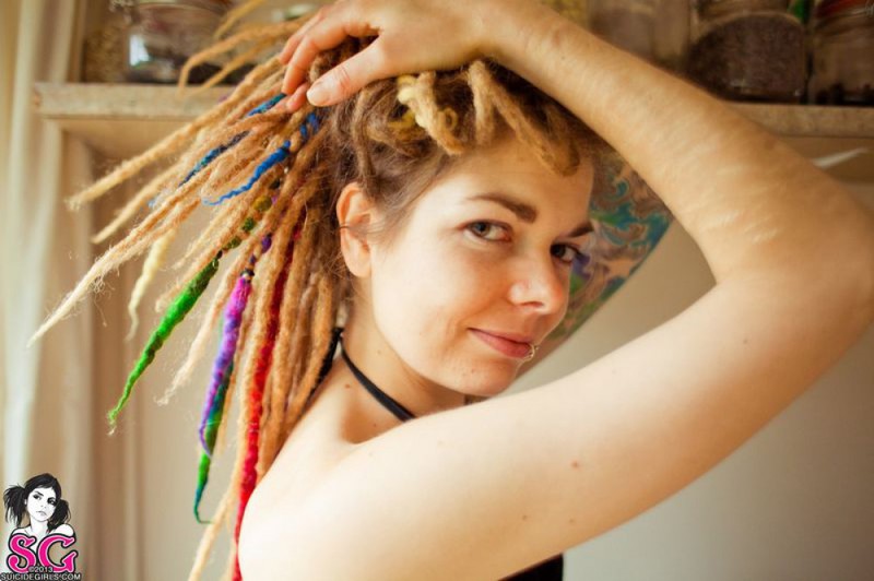 Прожженная шалашовка с татуировкой на груди 8 фотография Прожженная шалашовка с татуировкой на груди 8 фотография