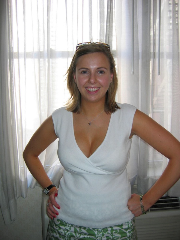 Грудастая озорница с большими сиськами 14 фотография Грудастая озорница с большими сиськами 14 фотография