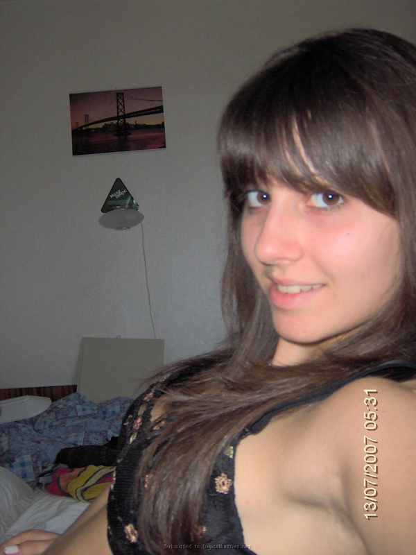 Тощая проказница похвасталась сахарными холмиками 6 фотография Тощая проказница похвасталась сахарными холмиками 6 фотография