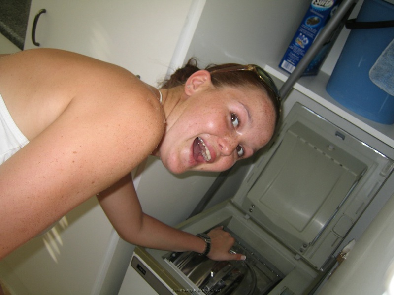 Две шалашовки на отдыхе с кавалером 3 фотография Две шалашовки на отдыхе с кавалером 3 фотография