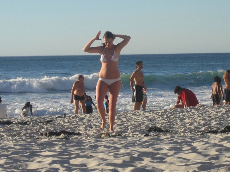 Две шалашовки на отдыхе с кавалером 6 фотография Две шалашовки на отдыхе с кавалером 6 фотография