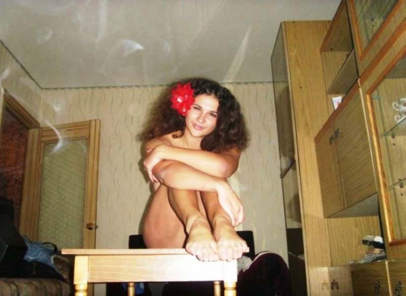 Сисястая гардеробщица оголилась в просторном вестибюле 7 фотография Сисястая гардеробщица оголилась в просторном вестибюле 7 фотография