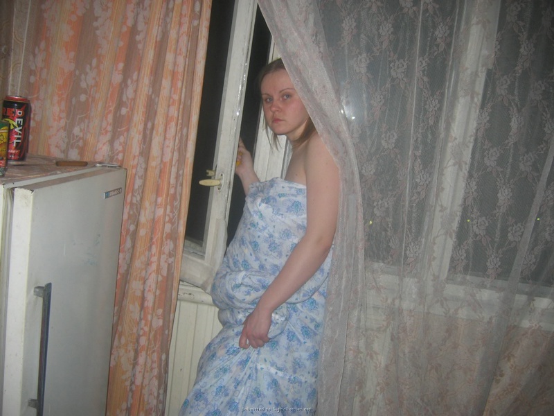 Выпившая блондинка с голыми титьками 31 фотография Выпившая блондинка с голыми титьками 31 фотография