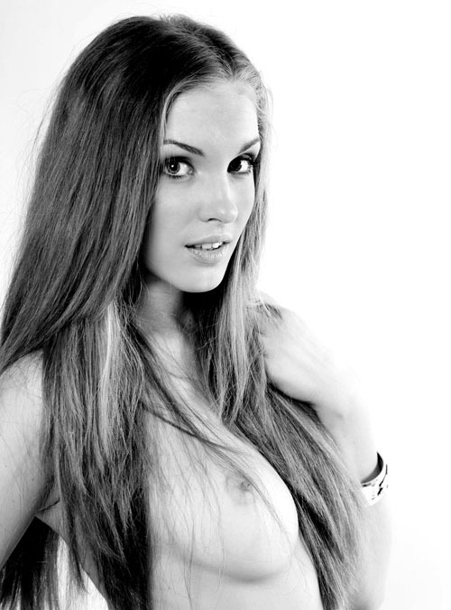 Голубоглазая красотка попозировала в обнаженном виде для сайта знакомств 13 фотография Голубоглазая красотка попозировала в обнаженном виде для сайта знакомств 13 фотография