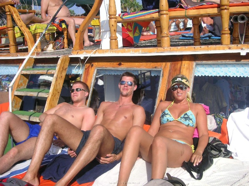 Сексуальная пышечка любит загорать топлес 14 фотография Сексуальная пышечка любит загорать топлес 14 фотография