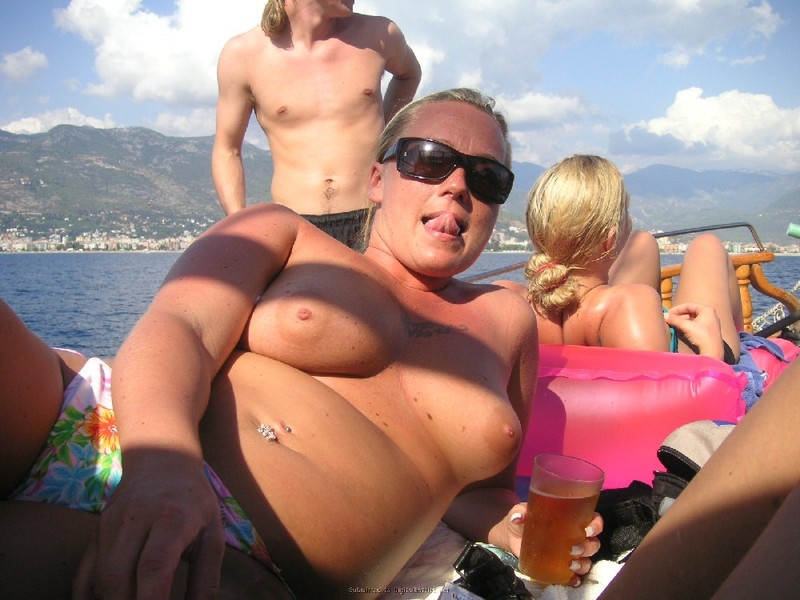 Сексуальная пышечка любит загорать топлес 16 фотография Сексуальная пышечка любит загорать топлес 16 фотография