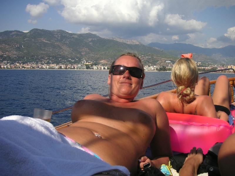 Сексуальная пышечка любит загорать топлес 17 фотография Сексуальная пышечка любит загорать топлес 17 фотография