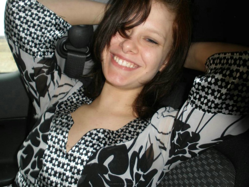 Безотказная шалашовка делает минет в машине 1 фотография Безотказная шалашовка делает минет в машине 1 фотография