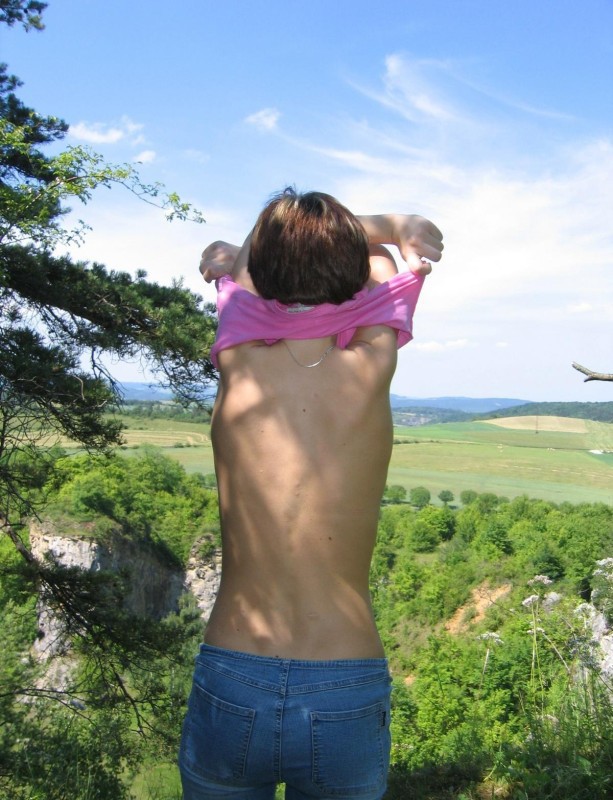 Строптивая любовница разделась на кровати 5 фотография Строптивая любовница разделась на кровати 5 фотография