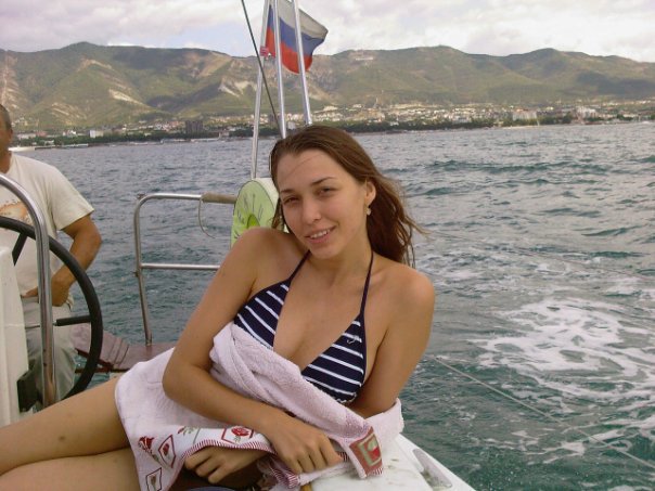 Изящная милашка оголилась на природе 5 фотография Изящная милашка оголилась на природе 5 фотография