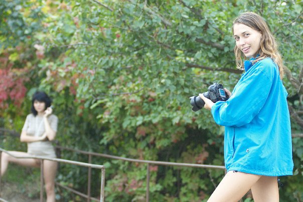 Изящная милашка оголилась на природе 3 фотография Изящная милашка оголилась на природе 3 фотография