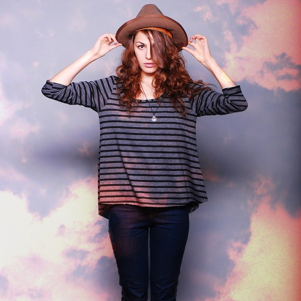 Изумительная фея голышом на горной скале 3 фотография Изумительная фея голышом на горной скале 3 фотография