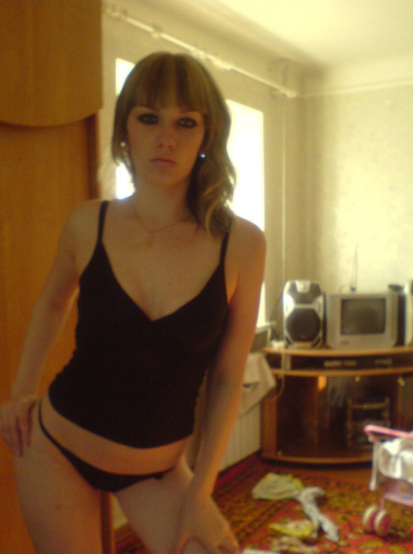 Красотка в очках подставляет сочную щелку 7 фотография Красотка в очках подставляет сочную щелку 7 фотография