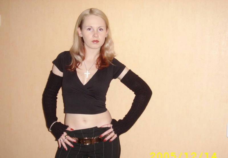 Блонда примеряет сексуальные наряды 19 фотография Блонда примеряет сексуальные наряды 19 фотография