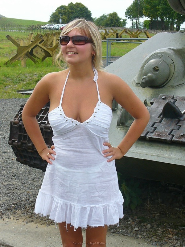 Полненькая мамзель соблазняет страстного супруга 8 фотография Полненькая мамзель соблазняет страстного супруга 8 фотография