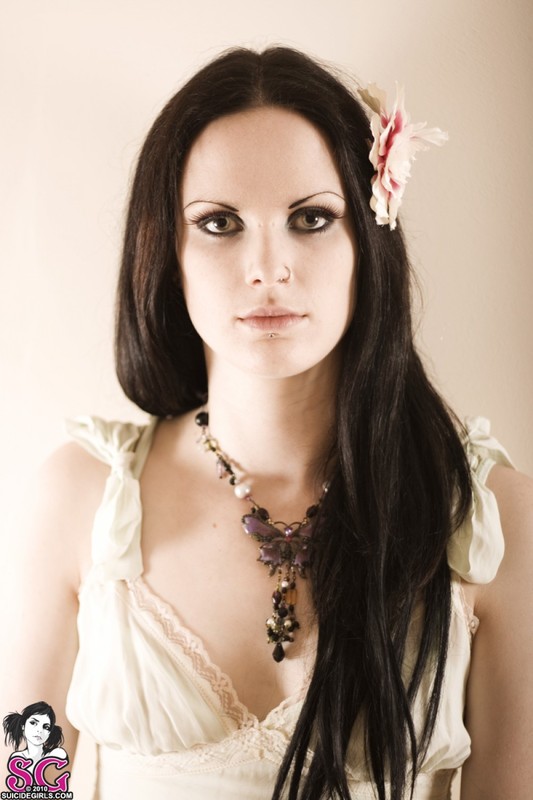 Привлекательная брюнетка разделась догола 9 фотография Привлекательная брюнетка разделась догола 9 фотография