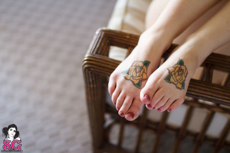 Игривая студентка выставляет красивую грудь 3 фотография Игривая студентка выставляет красивую грудь 3 фотография