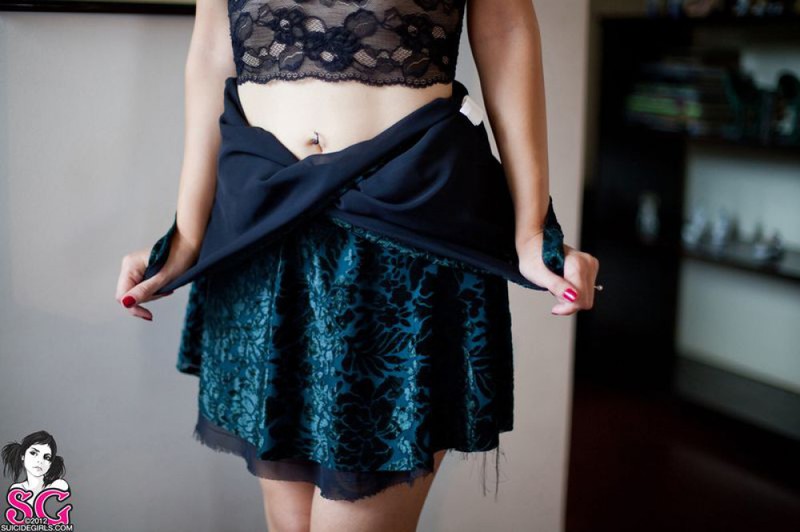 Неформалка с цветными тату показала аппетитную щелку 31 фотография Неформалка с цветными тату показала аппетитную щелку 31 фотография