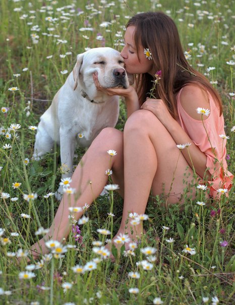 Сексуальная модель позирует на диком пляже 1 фотография Сексуальная модель позирует на диком пляже 1 фотография