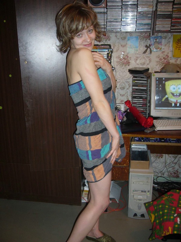 Игривая мамаша красуется волосатой киской в ванной 7 фотография Игривая мамаша красуется волосатой киской в ванной 7 фотография