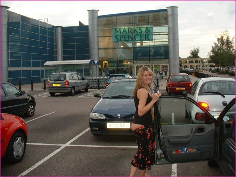 Любопытная мамзель позволила оттрахать себя овощами 17 фотография Любопытная мамзель позволила оттрахать себя овощами 17 фотография