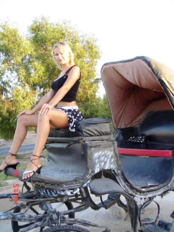 Стройная блондинка разделась на побережье мертвого моря 1 фотография Стройная блондинка разделась на побережье мертвого моря 1 фотография