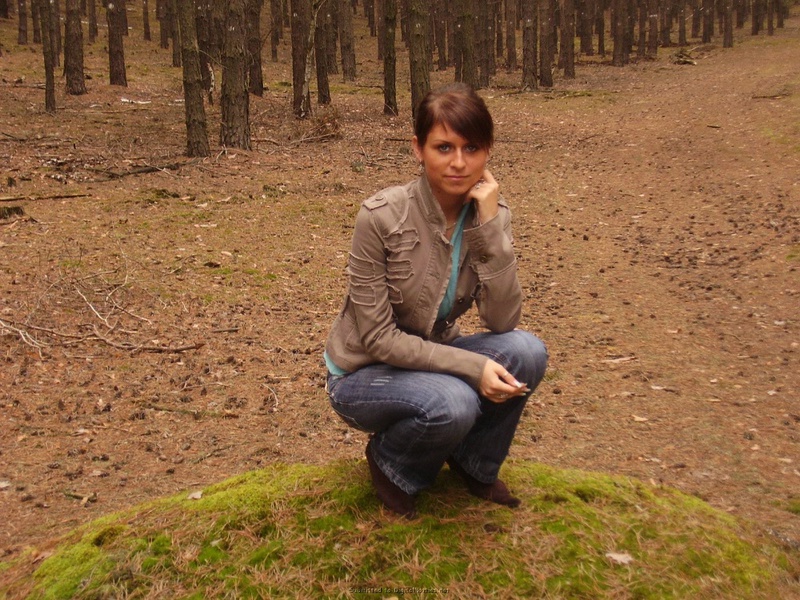 Голая стройняшка делает минет на природе 10 фотография Голая стройняшка делает минет на природе 10 фотография