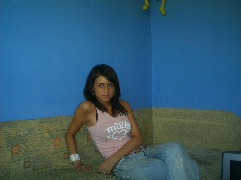 Голая стройняшка делает минет на природе 5 фотография Голая стройняшка делает минет на природе 5 фотография